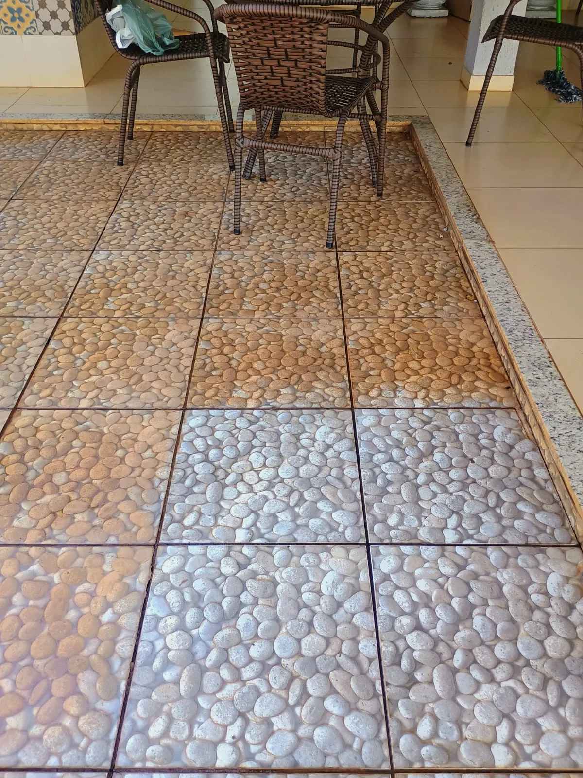 Piso de pedra natural restaurado — Green Piso